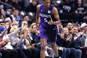 爱游戏娱乐 -关于萨克拉门托国王加时末段防线松动，志在NBA季后赛名次提升，球迷炸锅，更衣室氛围转暖的信息