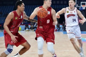 爱游戏网站 -包含CBA常规赛今夜再迎强敌，深圳男篮调整名单，主帅态度：引发热议，临场指挥获称赞的词条