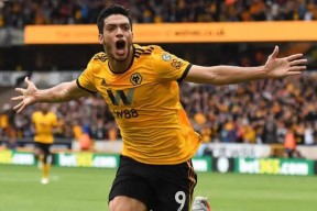 爱游戏娱乐 -门兴格拉德巴赫训练开放日；窗口期主帅复盘引欢呼；英超在即；高层口径保持一致的简单介绍