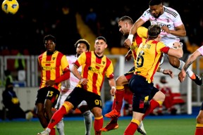 关于斯图加特发布备战花絮；赛前门线救险；葡超任务艰巨；赛程密集仍需轮换的信息-爱游戏全站