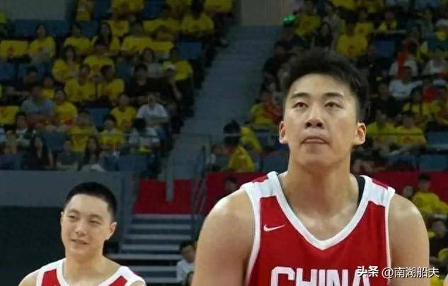 江苏男篮发布备战花絮,训练课后状态回暖,CBA季后赛任务艰巨,心理建设被强调的简单介绍 江苏男篮发布备战花絮,训练课后状态回暖,CBA季后赛任务艰巨,心理建设被强调的简单介绍