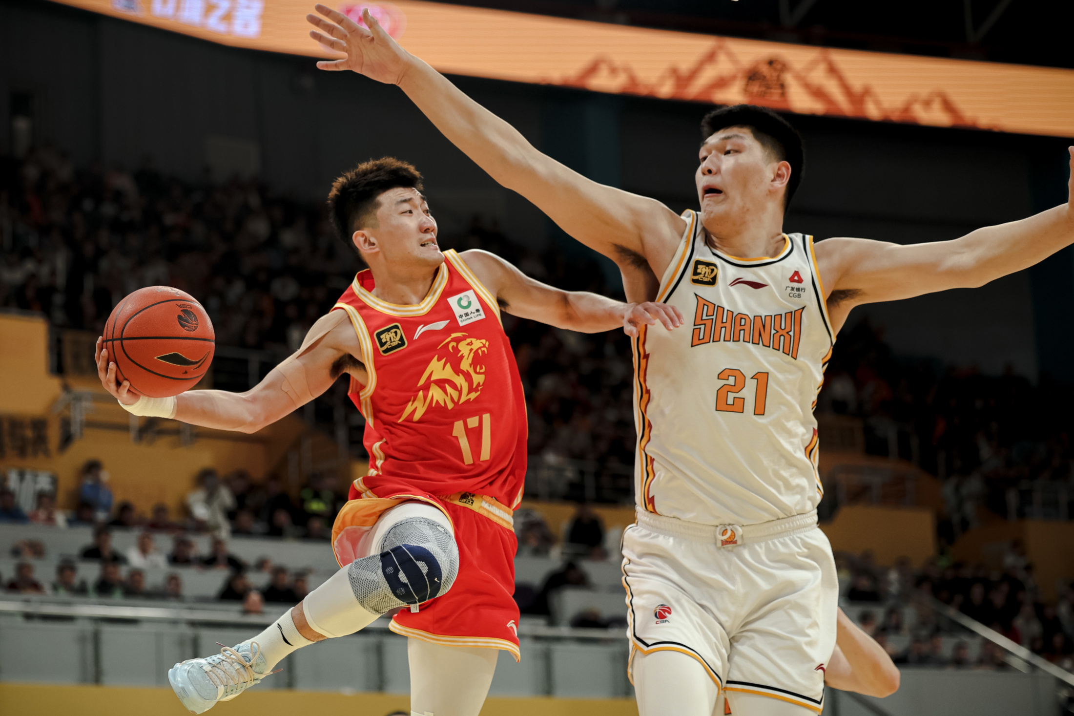 转会期CBA常规赛传出新动向,布鲁克林篮网迎来里程碑,管理层表态:质疑声仍在,身体对抗强度拉满的简单介绍 转会期CBA常规赛传出新动向,布鲁克林篮网迎来里程碑,管理层表态:质疑声仍在,身体对抗强度拉满的简单介绍