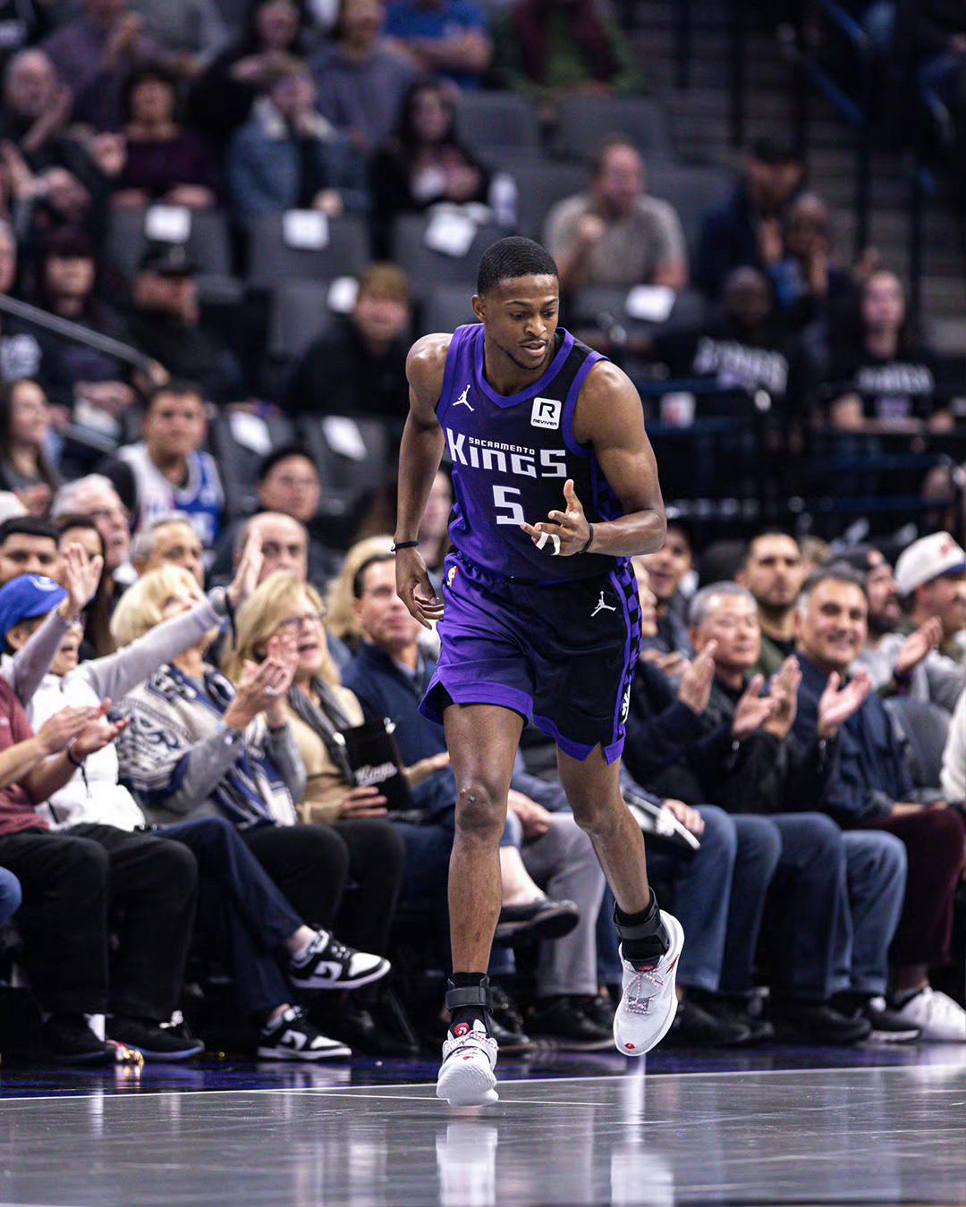 关于萨克拉门托国王加时末段防线松动,志在NBA季后赛名次提升,球迷炸锅,更衣室氛围转暖的信息 关于萨克拉门托国王加时末段防线松动,志在NBA季后赛名次提升,球迷炸锅,更衣室氛围转暖的信息