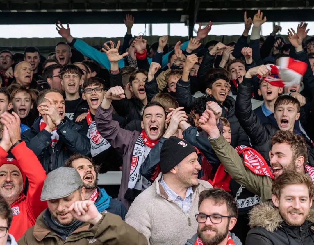  光威复材为什么被减持 