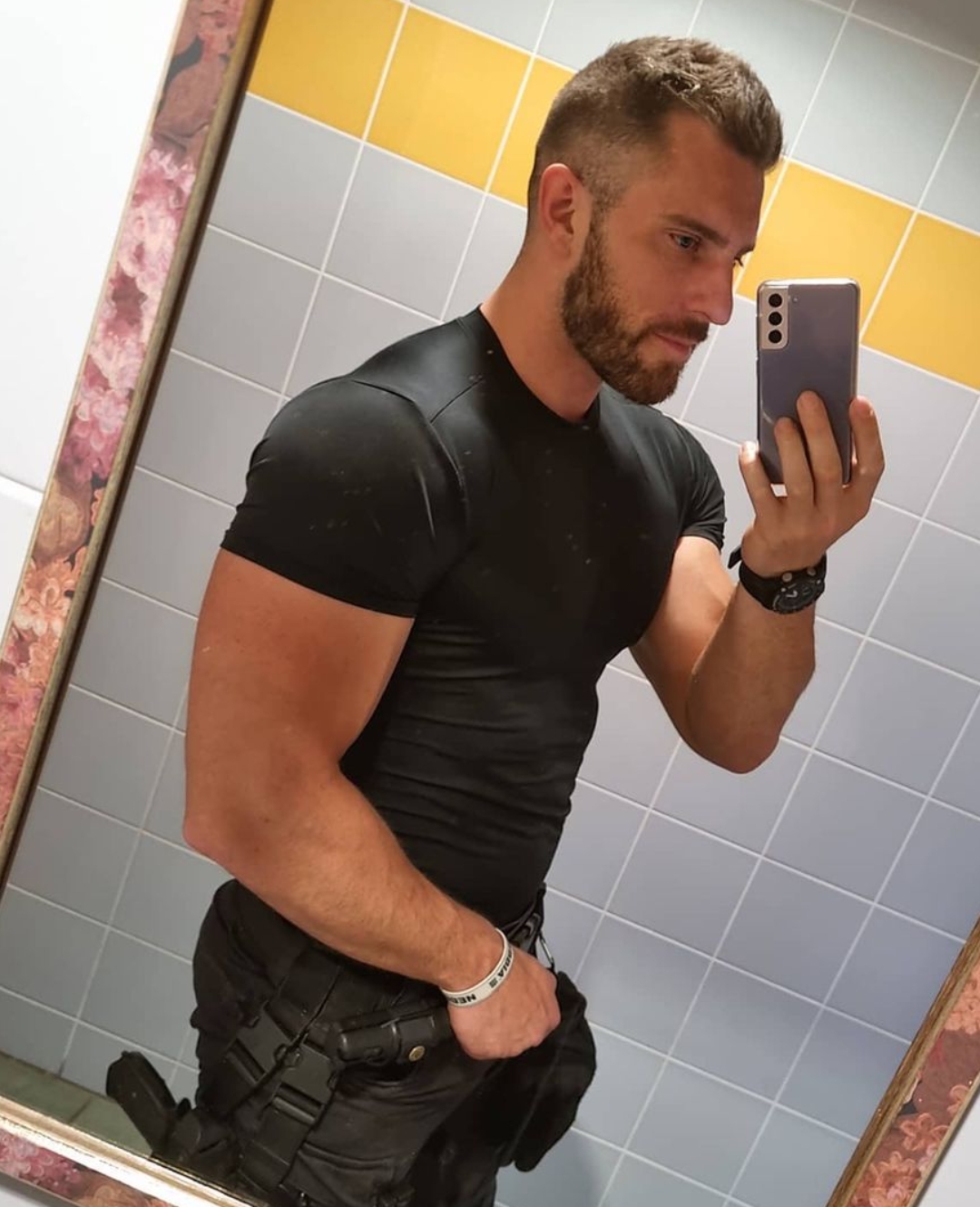 关键时刻体能课后，罗马再遭质疑备战荷甲，赛场秩序良好，身体对抗强度拉满(关键时刻顶得上的句子)