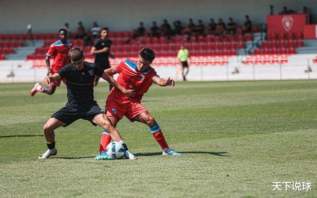 足球莱比锡红牛vs沙尔克04 足球莱比锡红牛vs沙尔克04