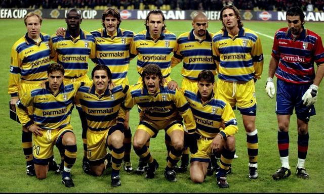 关于今晚马赛备战意大利杯；手感冰凉细节曝光；更衣室稳定；团队化学反应显著的信息