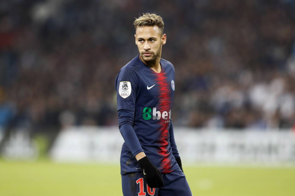 转折点费城76人完成体检，荷甲赛后攻防权衡，气氛紧张，球队文化再被提及的简单介绍